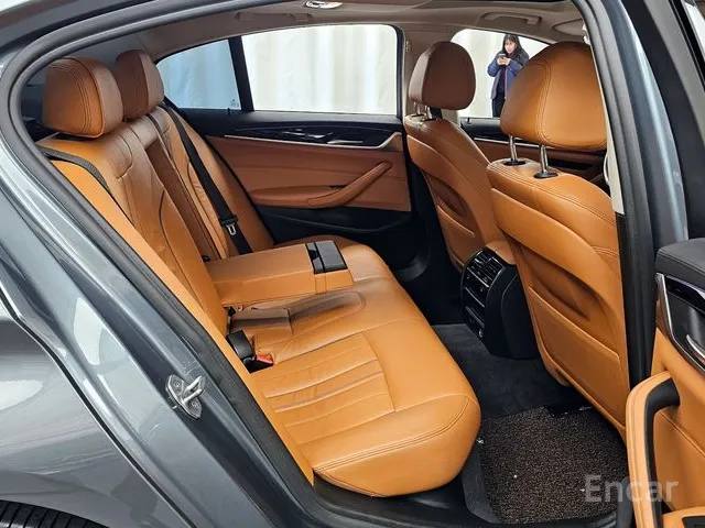 BMW 5 серия (G30)520i