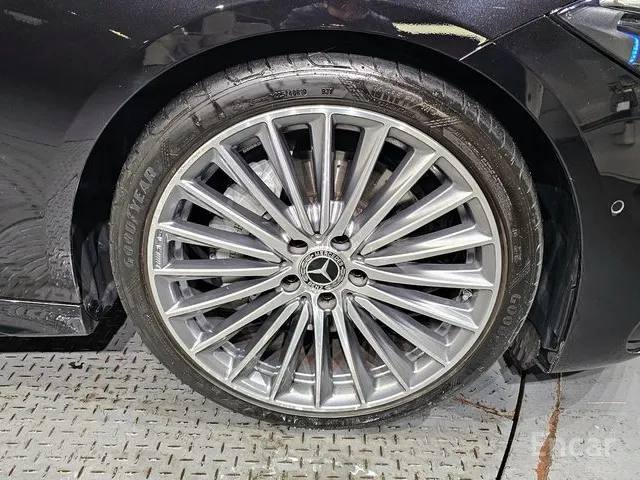 Mercedes-Benz C-Class C300